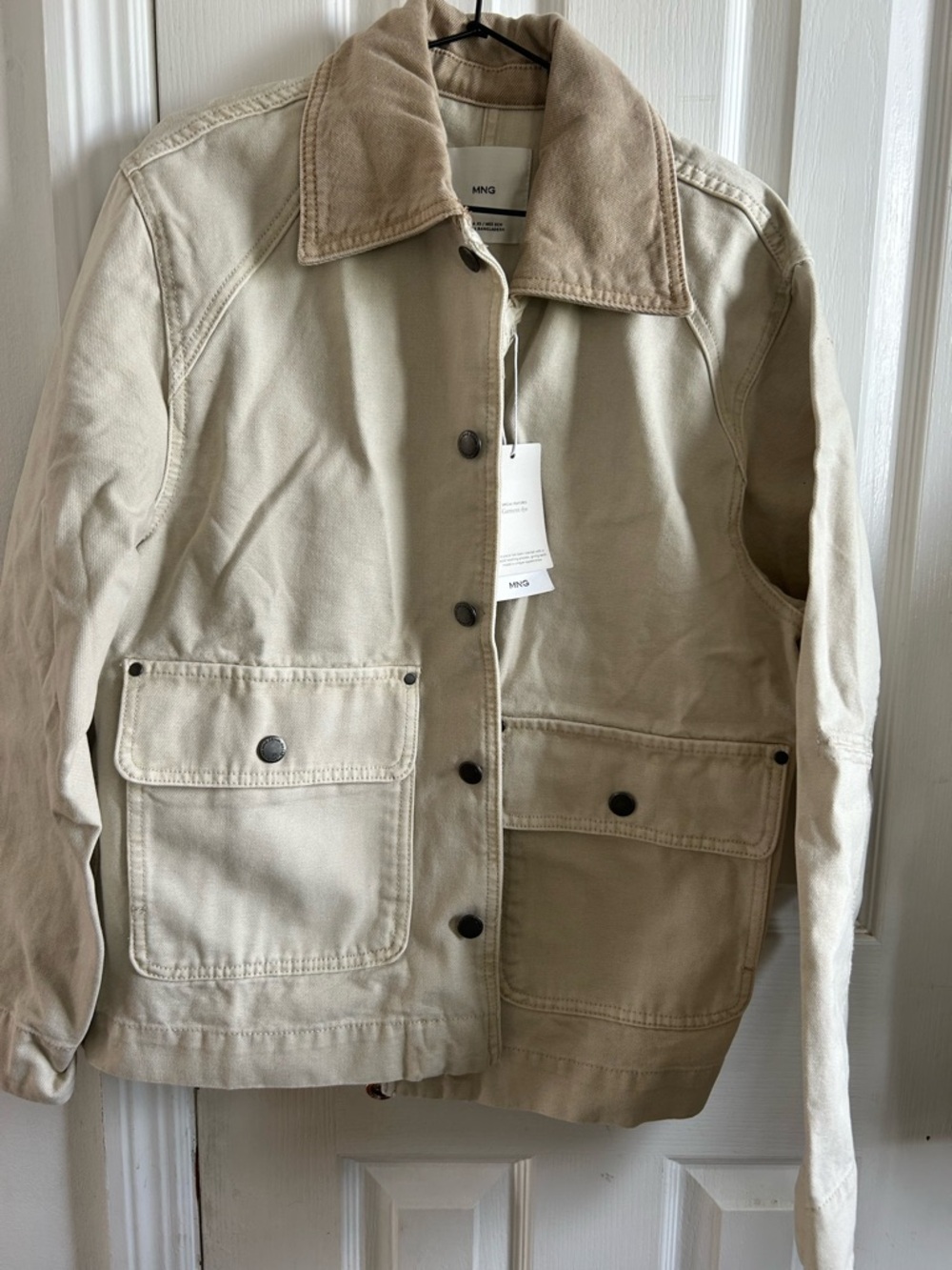 DENIM BARN JACKET WITH CONTRASTING COLLAR